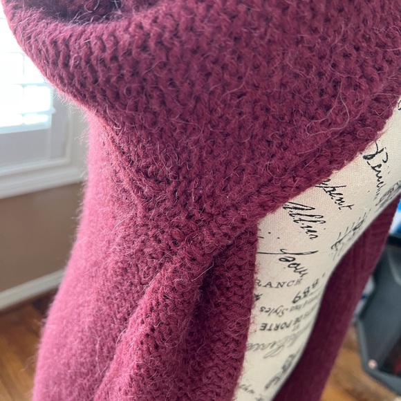 Aritzia Talula V-neck Wool Cardigan, Burgundy, Medium - Picture 6 of 11